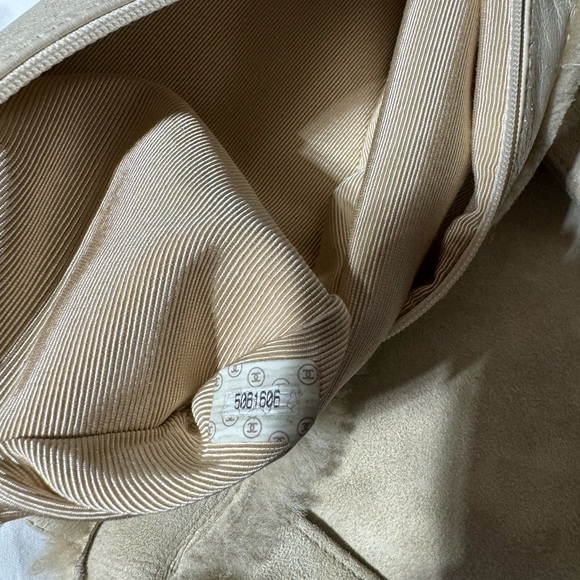 Chanel Shearling Suede Fur Chanel Handbag Tote CC Logo Vintage - Picture 12 of 16